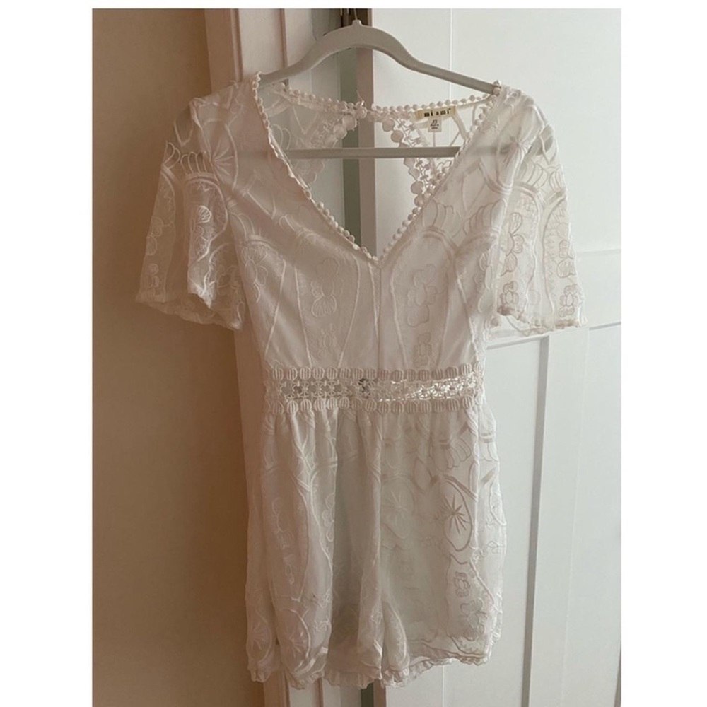 White Lace Romper - Francesca’s - Size XS - Great Condition